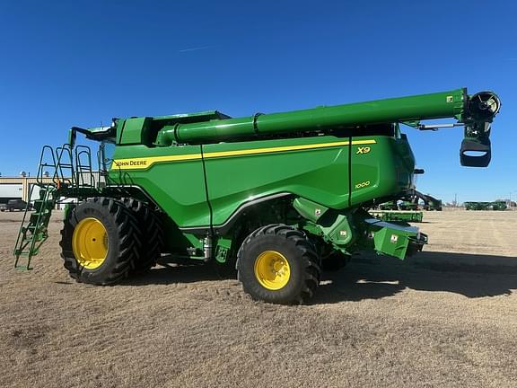 Image of John Deere X9 1000 equipment image 1