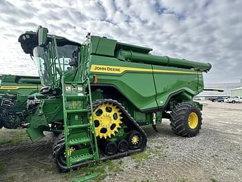 2023 John Deere X9 1000 Equipment Image0