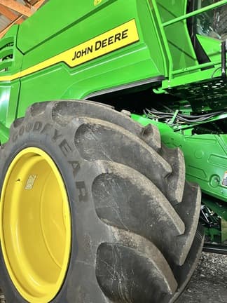 Image of John Deere X9 1000 equipment image 1