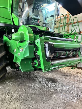 Image of John Deere X9 1000 equipment image 2