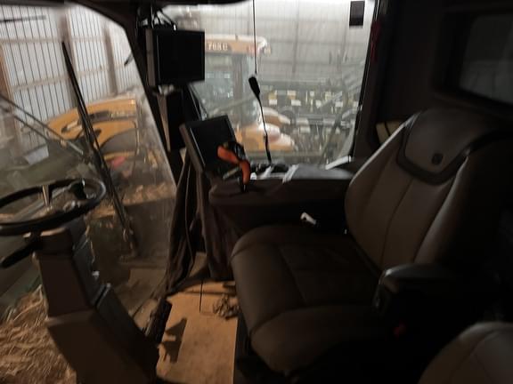 Image of John Deere X9 1000 equipment image 3