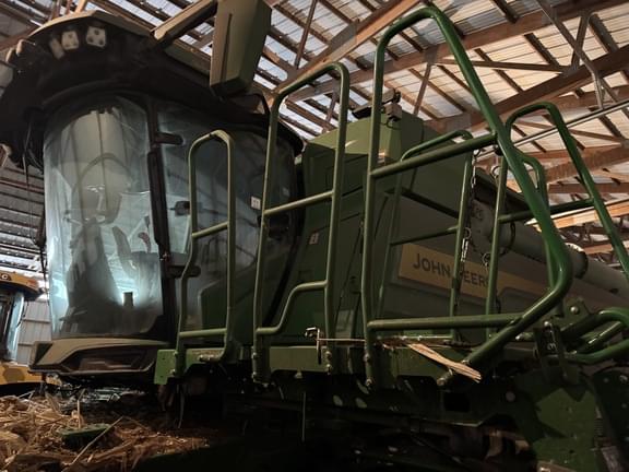 Image of John Deere X9 1000 equipment image 2