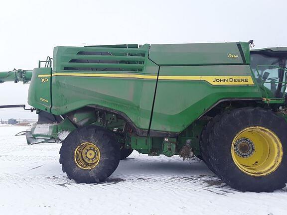 Image of John Deere X9 1000 equipment image 3