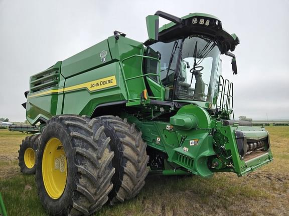 Image of John Deere X9 1000 equipment image 1