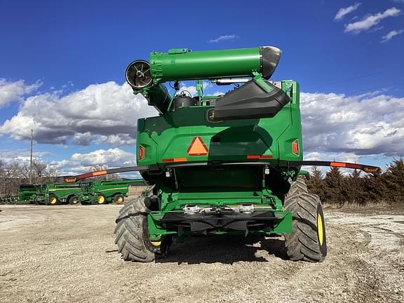 Image of John Deere X9 1000 equipment image 4