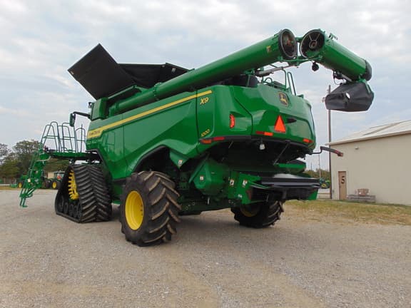 Image of John Deere X9 1000 equipment image 3
