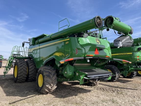 Image of John Deere X9 1000 equipment image 4