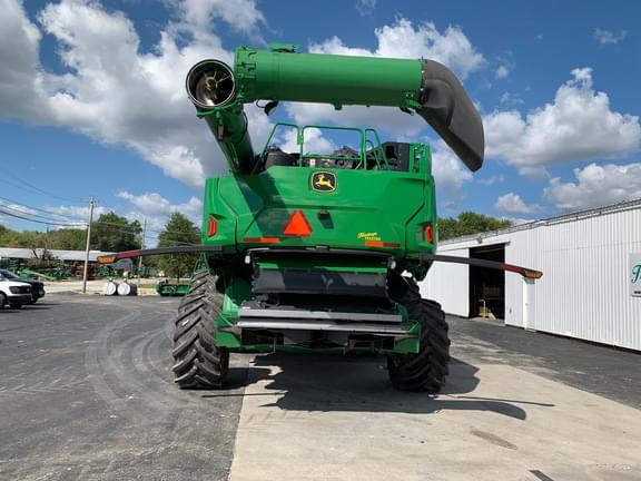 Image of John Deere X9 1000 equipment image 3