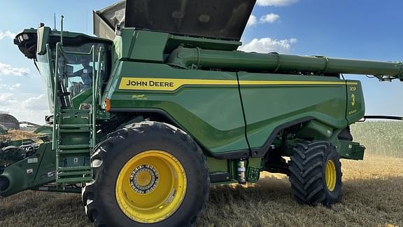 Image of John Deere X9 1000 equipment image 2