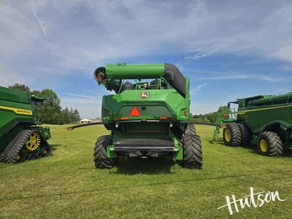Image of John Deere X9 1000 equipment image 3