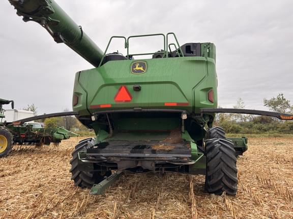 Image of John Deere X9 1000 equipment image 4