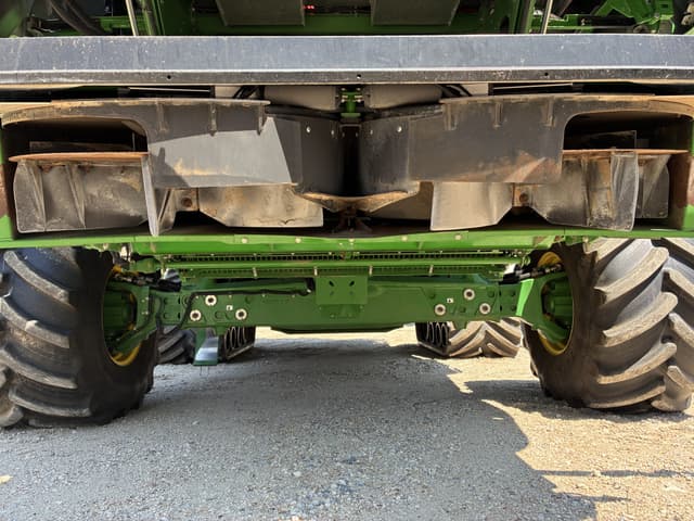 Image of John Deere X9 1000 equipment image 2