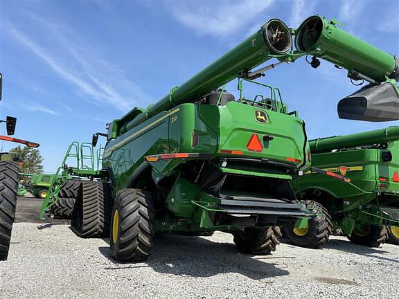 Image of John Deere X9 1000 equipment image 1