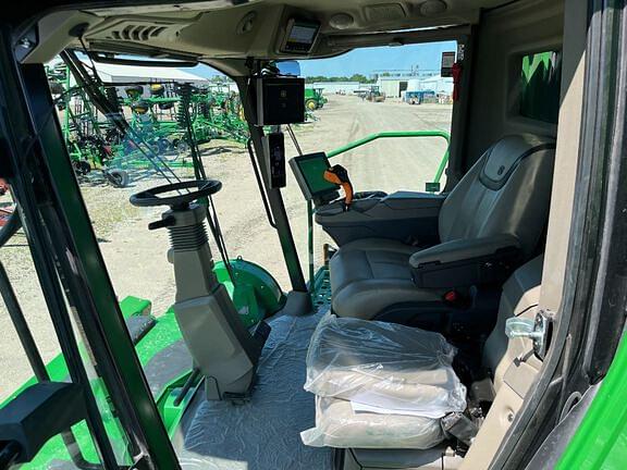 Image of John Deere X9 1000 equipment image 4