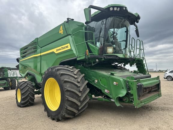 Image of John Deere X9 1000 equipment image 2