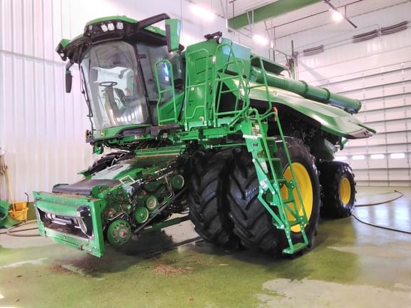 2023 John Deere X9 1000 Equipment Image0