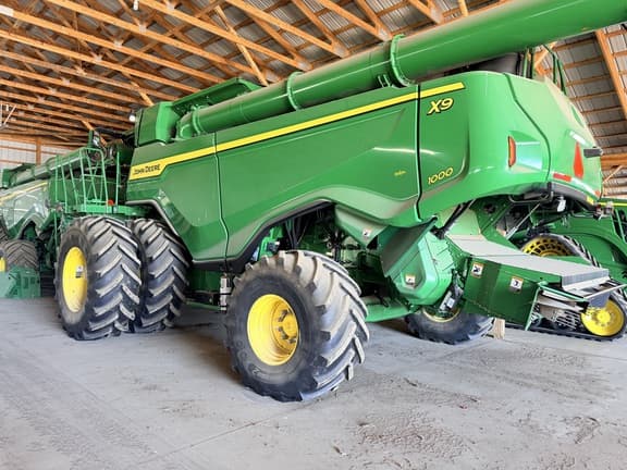 Image of John Deere X9 1000 equipment image 4