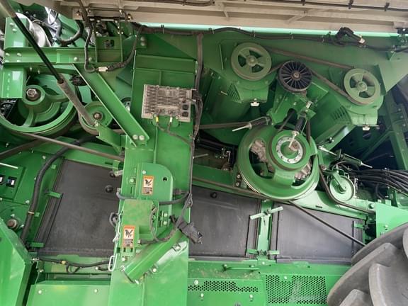 Image of John Deere X9 1100 equipment image 1