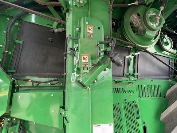Image of John Deere X9 1100 equipment image 2