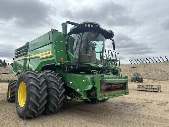 Image of John Deere X9 1100 equipment image 2