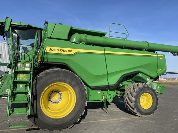 Image of John Deere X9 1100 equipment image 3