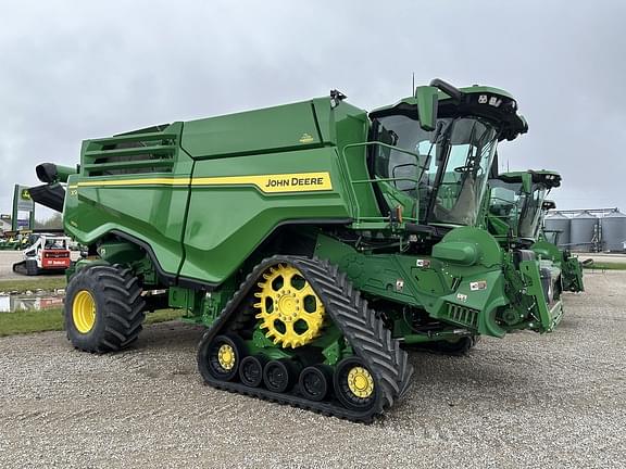 Image of John Deere X9 1100 equipment image 1