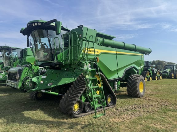 2023 John Deere X9 1100 Equipment Image0