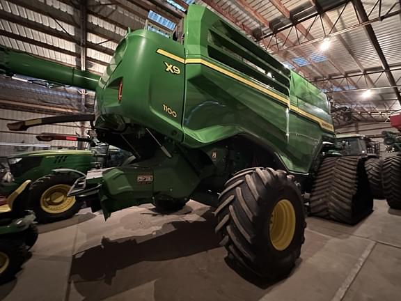 Image of John Deere X9 1100 equipment image 1