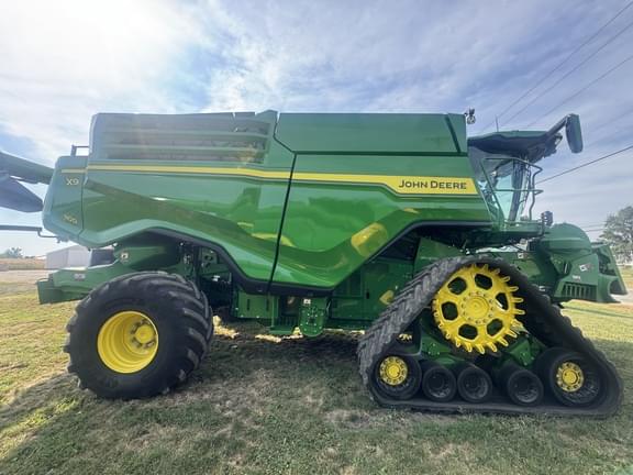 Image of John Deere X9 1100 equipment image 4
