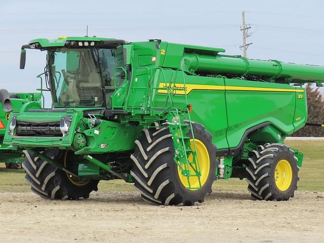 Image of John Deere X9 1100 equipment image 1