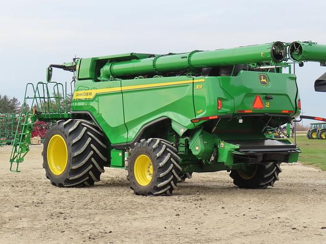 Image of John Deere X9 1100 equipment image 3