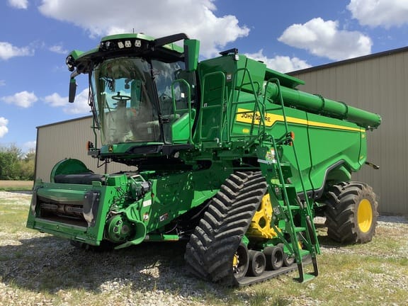 2023 John Deere X9 1100 Equipment Image0