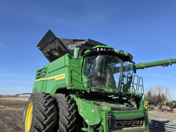 Image of John Deere X9 1100 equipment image 3