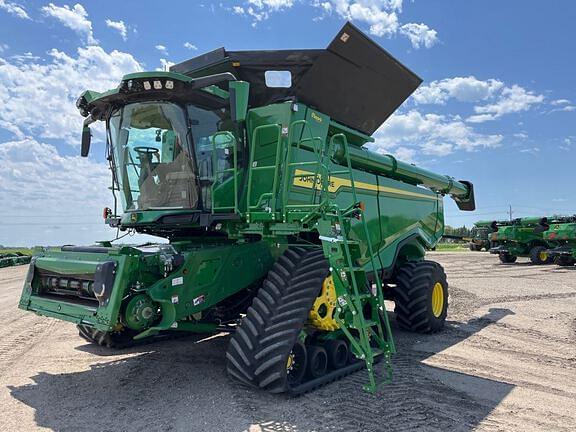 Image of John Deere X9 1100 equipment image 1