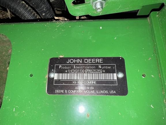 Image of John Deere X9 1100 equipment image 2