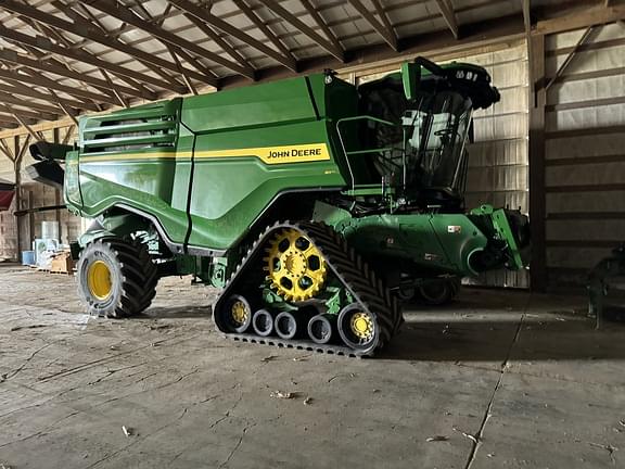 Image of John Deere X9 1100 equipment image 1