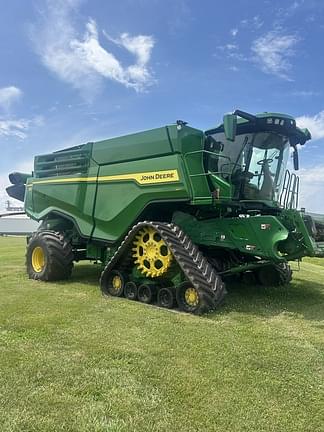 Image of John Deere X9 1100 equipment image 1