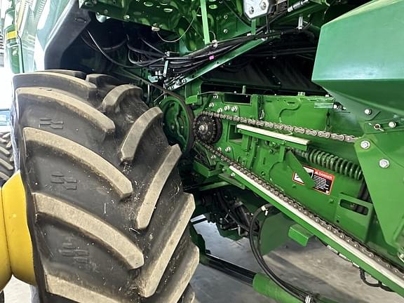 Image of John Deere X9 1100 equipment image 4