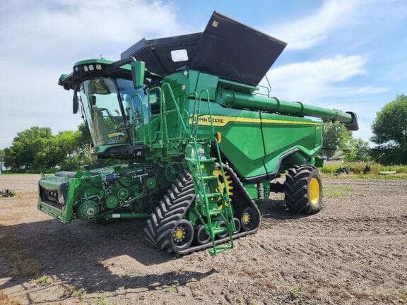 2023 John Deere X9 1100 Equipment Image0