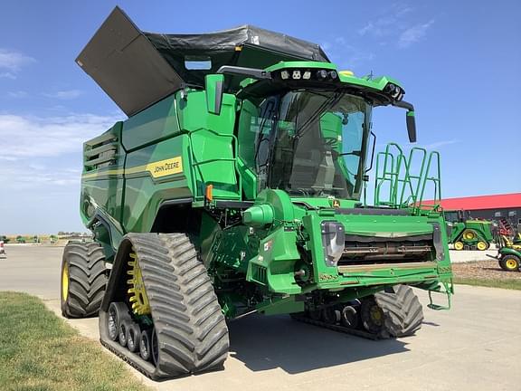 Image of John Deere X9 1100 equipment image 2