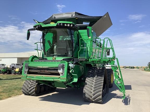 Image of John Deere X9 1100 equipment image 1