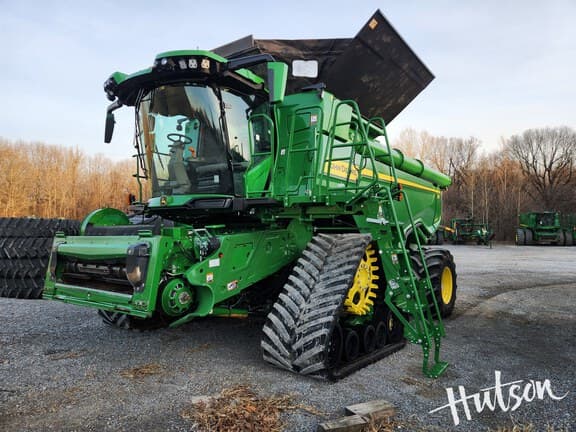 Image of John Deere X9 1100 equipment image 1