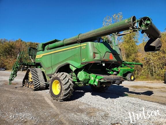 Image of John Deere X9 1100 equipment image 2