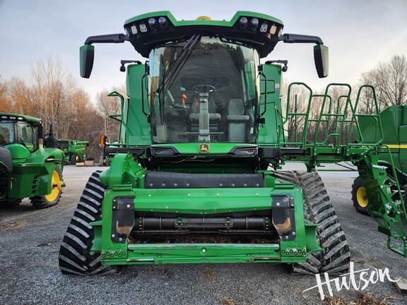 Image of John Deere X9 1100 equipment image 4