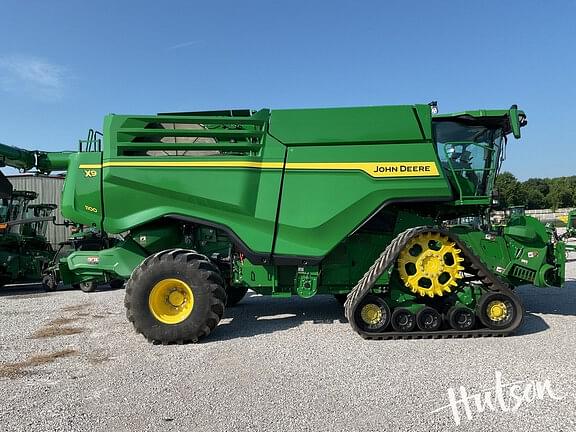 Image of John Deere X9 1100 equipment image 4