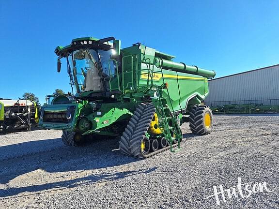 Image of John Deere X9 1100 equipment image 1