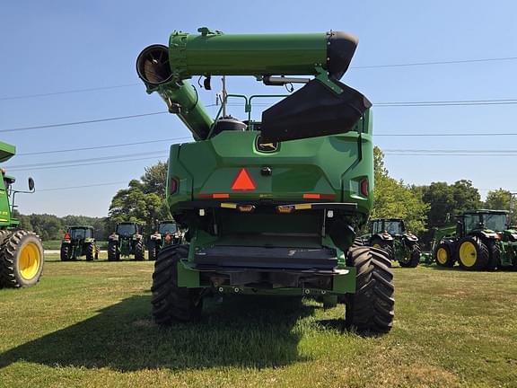 Image of John Deere X9 1100 equipment image 3