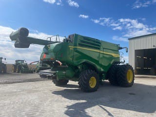 2023 John Deere X9 1100 Equipment Image0