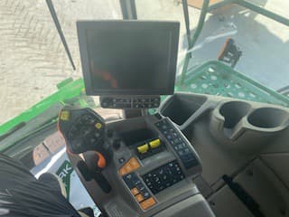 Image of John Deere X9 1100 equipment image 4