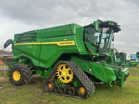 2023 John Deere X9 1100 Equipment Image0
